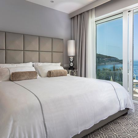 Royal Palm Hotel Dubrovnik Exterior foto A bedroom at the hotel