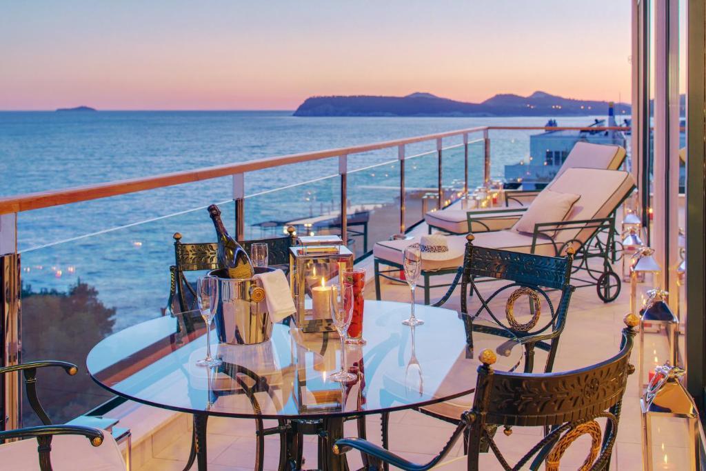 Royal Palm Hotel Dubrovnik Exterior foto View from the hotel